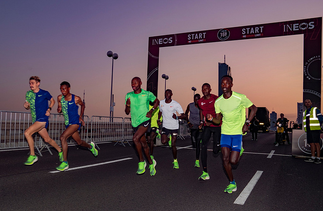 百英里12小时超马纪录双双告破 | 跑圈十件事