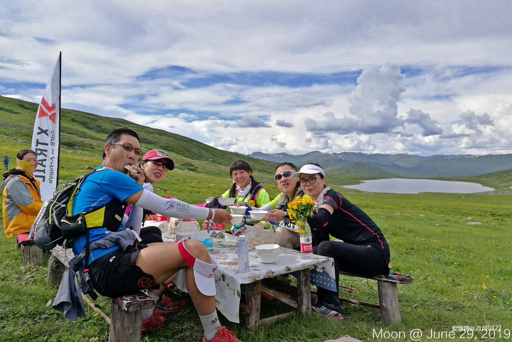 纵情奔跑在鲜花盛开的诗意远方｜2019喀纳斯超级越野赛