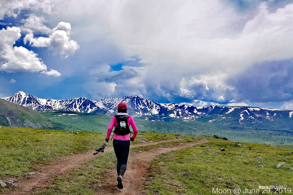 纵情奔跑在鲜花盛开的诗意远方｜2019喀纳斯超级越野赛