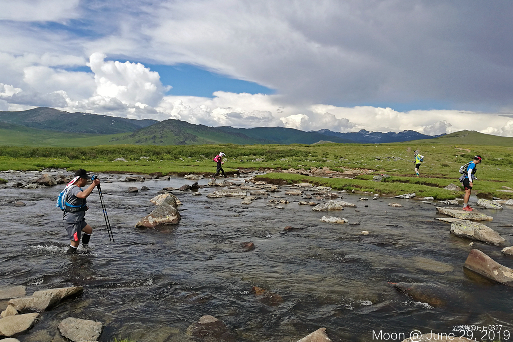 纵情奔跑在鲜花盛开的诗意远方｜2019喀纳斯超级越野赛