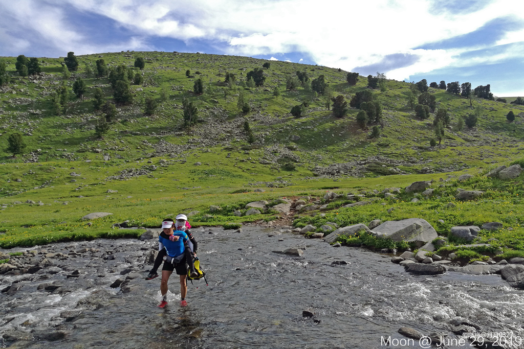 纵情奔跑在鲜花盛开的诗意远方｜2019喀纳斯超级越野赛