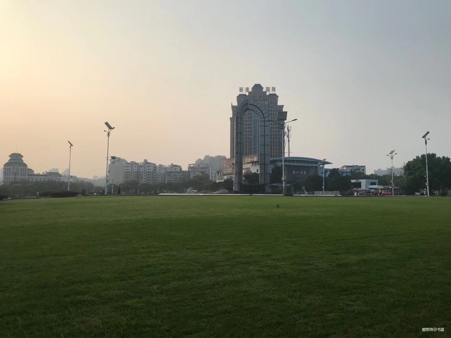 神农见首不见尾