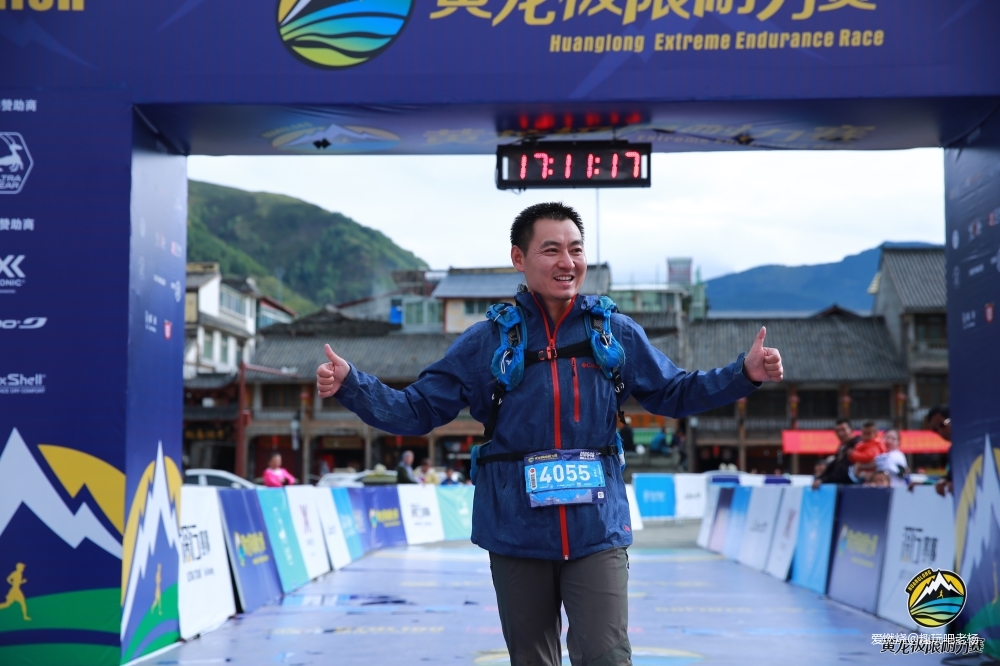 中秋的月饼，黄龙的茶饼，画个大饼，填不满的是那颗满世界去野的心