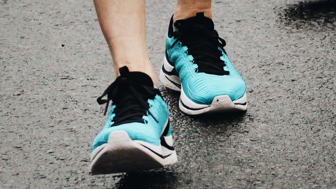 碳板跑鞋未来会被禁还是成为主流？