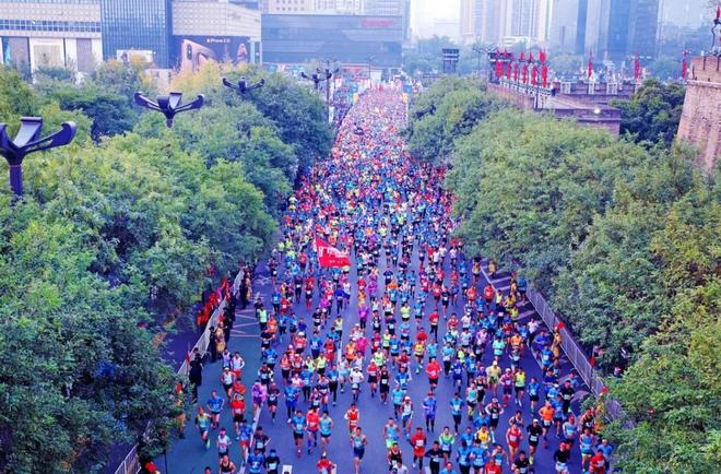 2019西马赛道图发布、参赛服全新亮相，更有三周年“纪念款”特别惊喜等着大家。