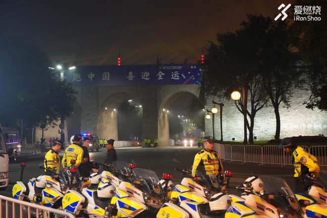 风雨中，西安马拉松燃爆全城！