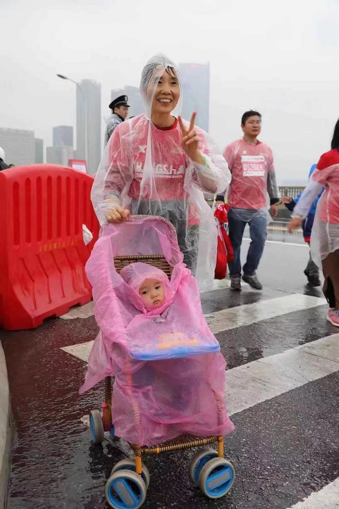 2019长沙国际马拉松雨中火辣开跑！驰骋一江两岸，感受星城巨变！