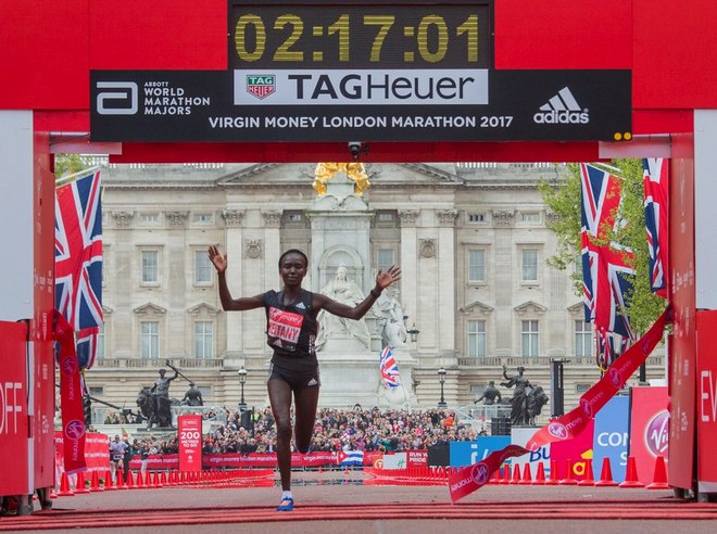 2:14:04！她如何打破最坚挺的马拉松世界纪录