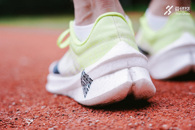 跑鞋 | 李宁䨻飞电竞速跑鞋 国产跑鞋的新巅峰