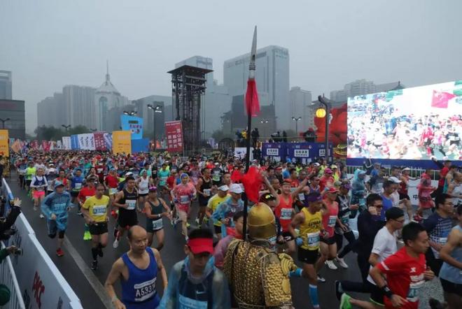 丹凤翱翔，天下永宁丨2019 西安国际马拉松赛鸣枪开跑​