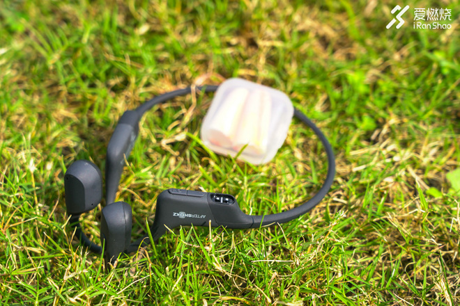 跑步时，我们需要什么样的音乐耳机？