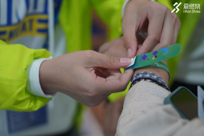 风雨中，西安马拉松燃爆全城！