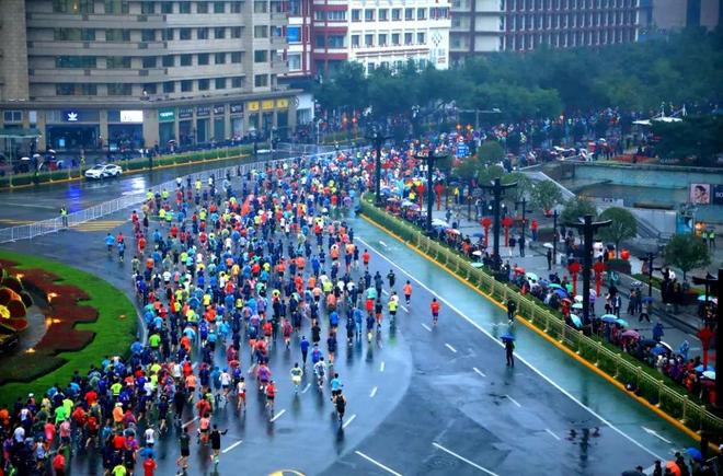 丹凤翱翔，天下永宁丨2019 西安国际马拉松赛鸣枪开跑​
