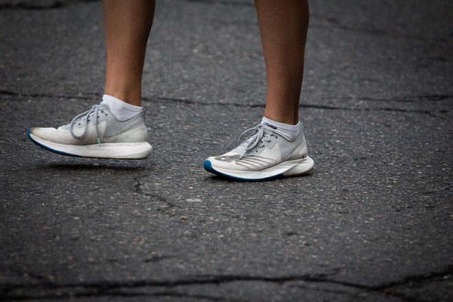 碳板跑鞋未来会被禁还是成为主流？