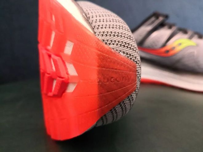 全新胜利,载誉归来-Saucony Triumph Iso5跑鞋开箱评测