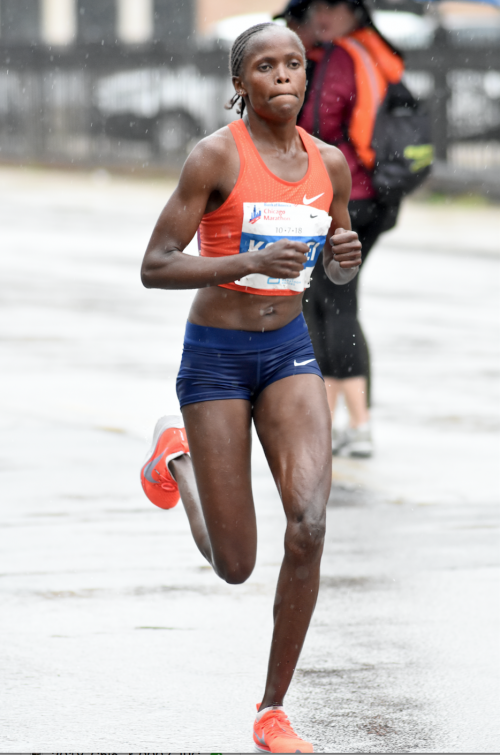 2:14:04！她如何打破最坚挺的马拉松世界纪录