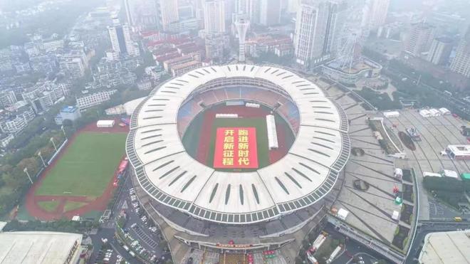 2019长沙国际马拉松雨中火辣开跑！驰骋一江两岸，感受星城巨变！