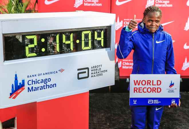 2:14:04！她如何打破最坚挺的马拉松世界纪录