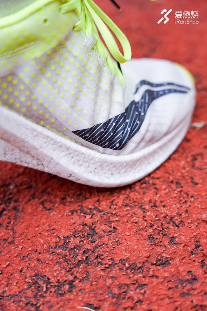 跑鞋 | 李宁䨻飞电竞速跑鞋 国产跑鞋的新巅峰