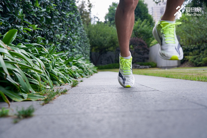 跑鞋 | 李宁䨻飞电竞速跑鞋 国产跑鞋的新巅峰