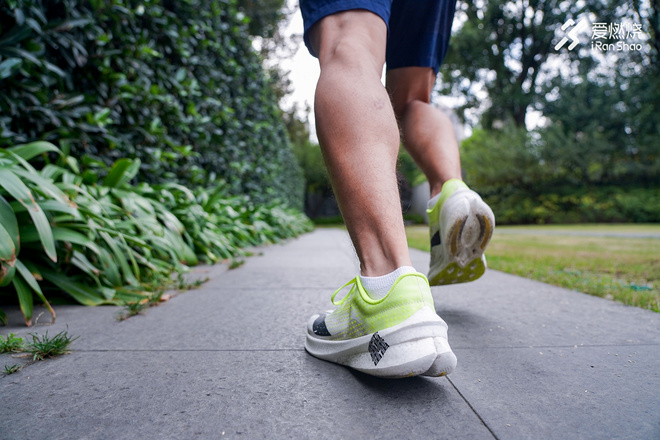 跑鞋 | 李宁䨻飞电竞速跑鞋 国产跑鞋的新巅峰