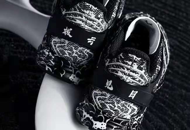 女子马拉松纪录诞生 相当于男子纪录1小时58分 | 跑圈十件事