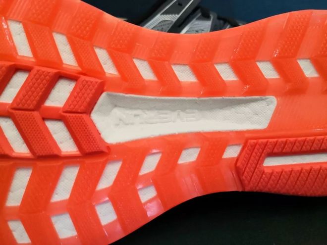 全新胜利,载誉归来-Saucony Triumph Iso5跑鞋开箱评测