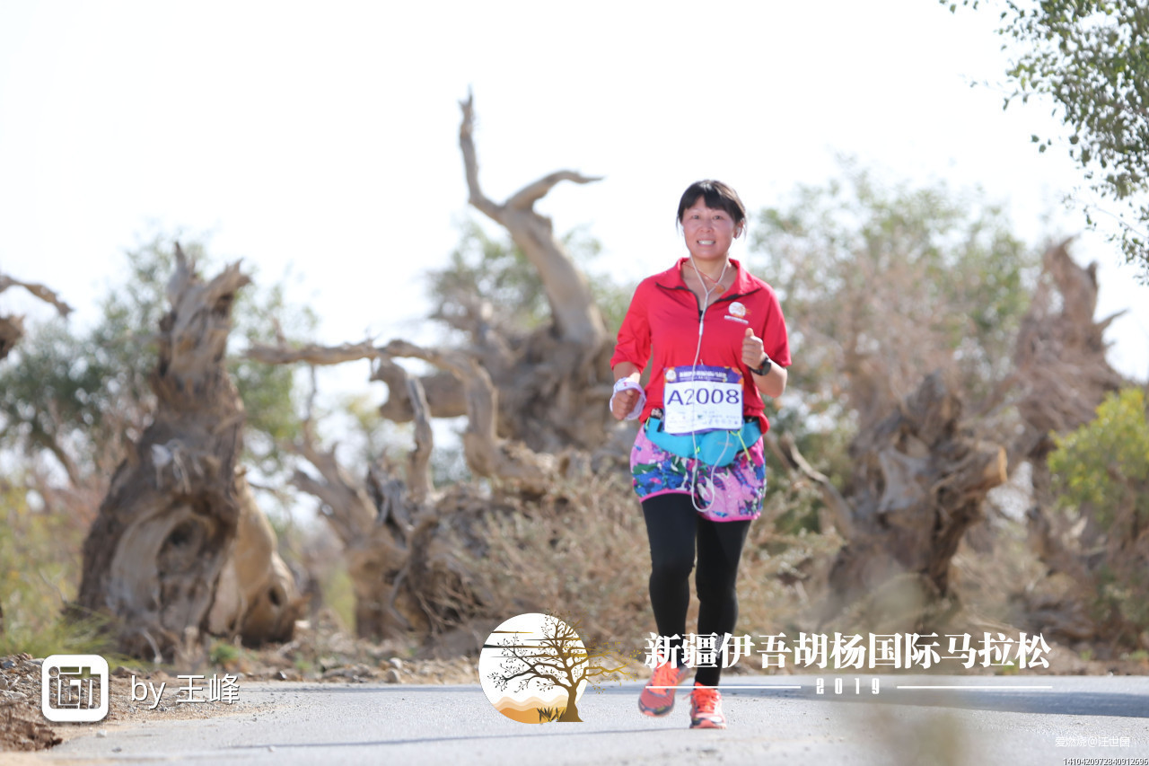 先穿胡杨林  再转幻彩湖——新疆伊吾胡杨林与幻彩湖两日两马赛记