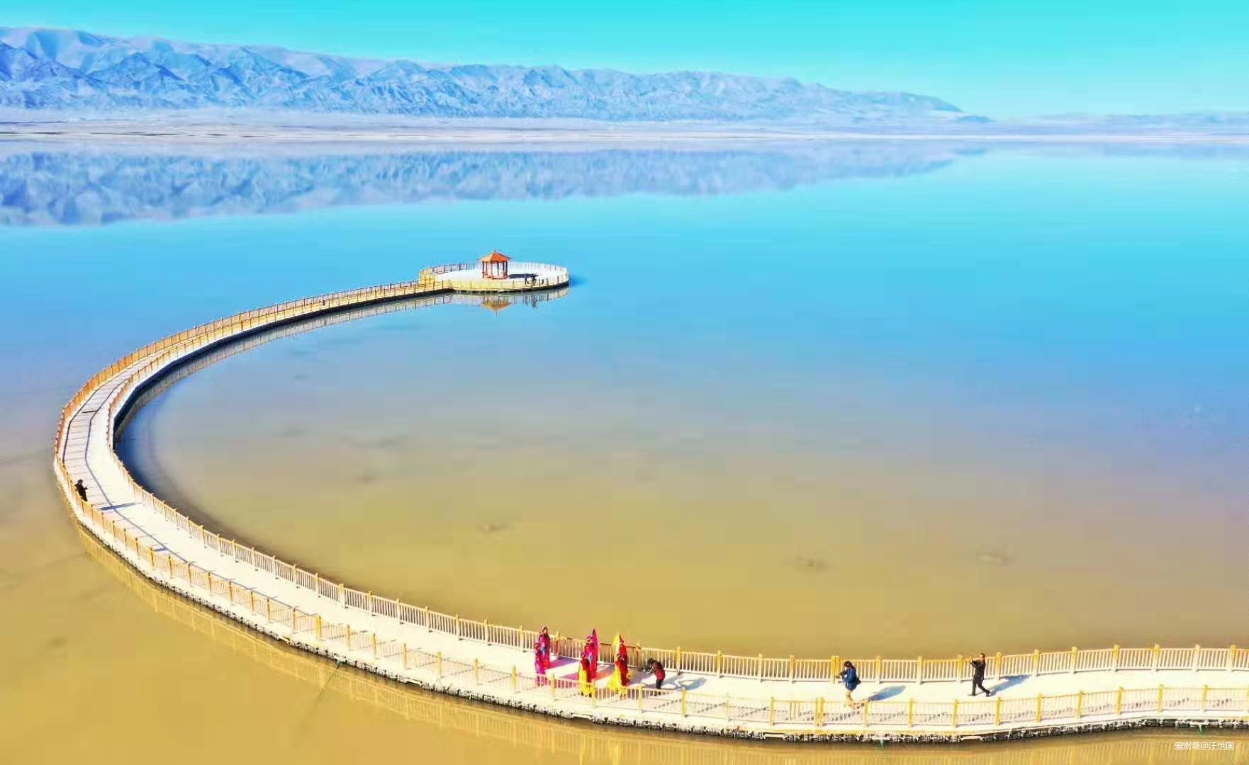 先穿胡杨林  再转幻彩湖——新疆伊吾胡杨林与幻彩湖两日两马赛记