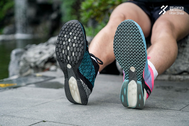 跑鞋 | 改变助力挑战 安踏C202 2.0