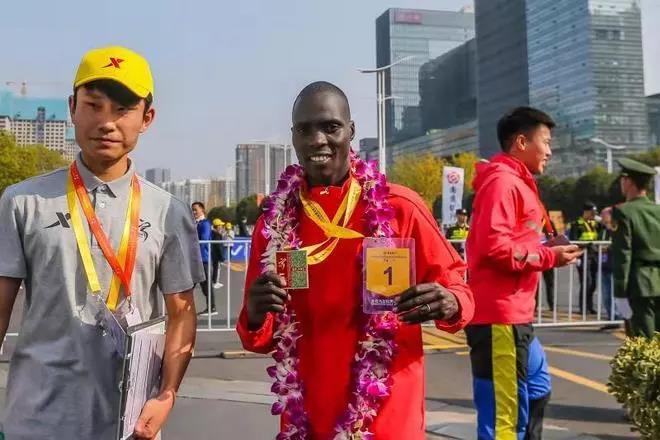 视频 | 山水城林 纵马金陵 2019南京马拉松