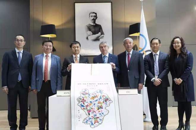 男女半马世界纪录保持者分获纽马男女冠军 | 跑圈十件事