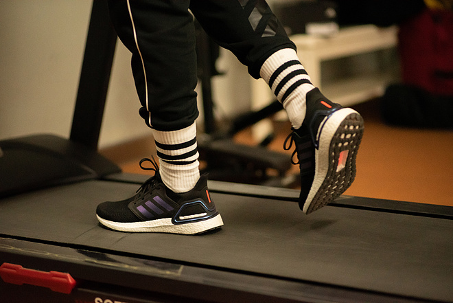 跑鞋上天，法力无边