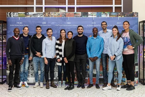 Nike Zoom系列箱根配色发售 基普乔格蝉联年度最佳男运动员| 跑圈十件事