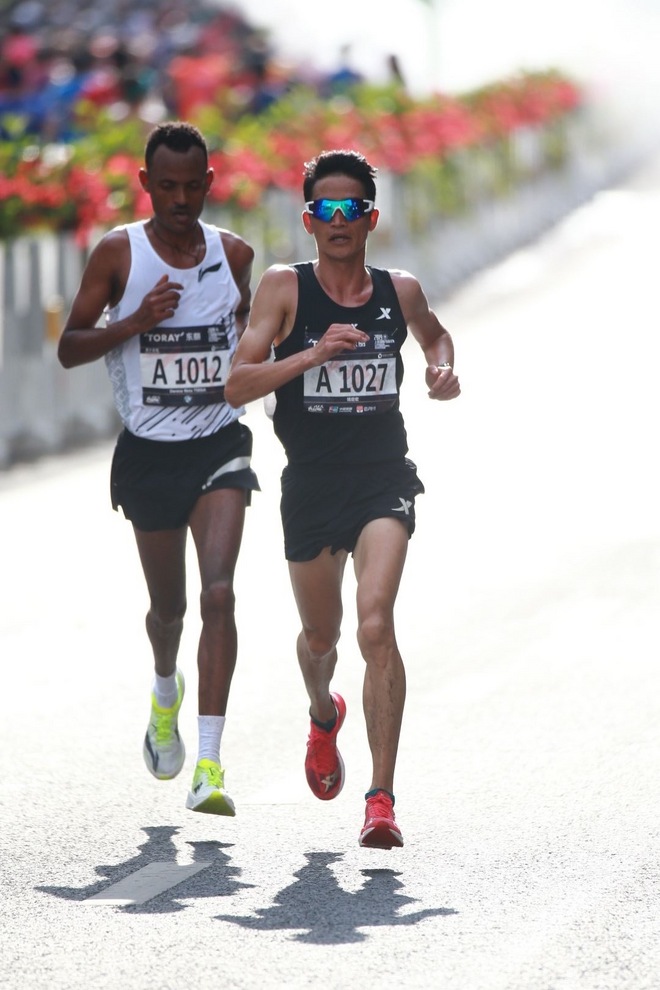 他们如何赢得“史上最热”上马？杨定宏、贾俄仁加、李芷萱师徒专访