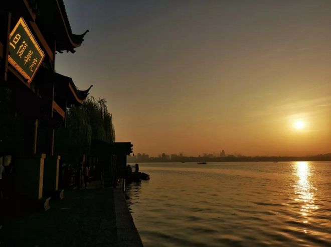 我去西湖跑半马，偶遇跑者施一公