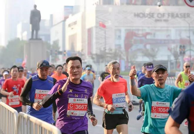 视频 | 山水城林 纵马金陵 2019南京马拉松