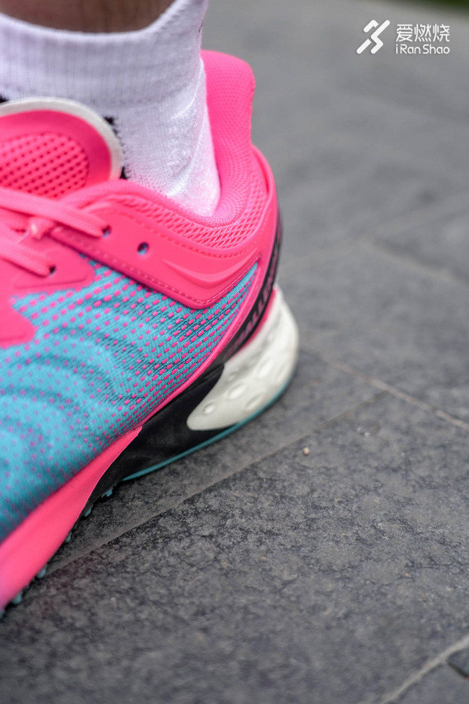 跑鞋 | 改变助力挑战 安踏C202 2.0