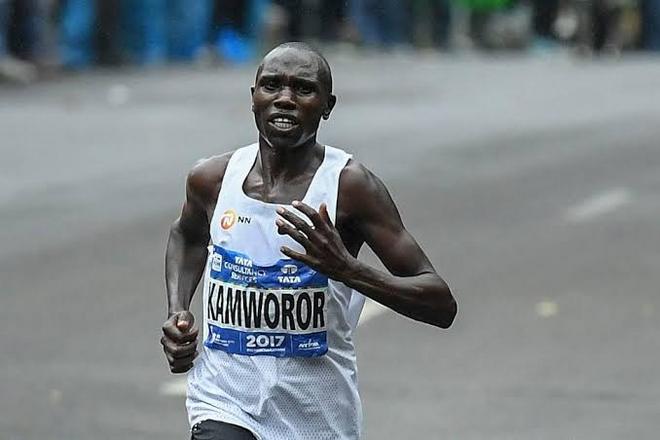 男女半马世界纪录保持者分获纽马男女冠军 | 跑圈十件事