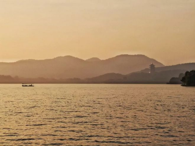 我去西湖跑半马，偶遇跑者施一公