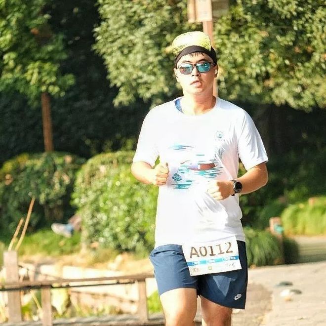 我去西湖跑半马，偶遇跑者施一公