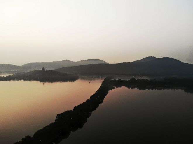 我去西湖跑半马，偶遇跑者施一公