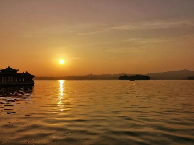 我去西湖跑半马，偶遇跑者施一公