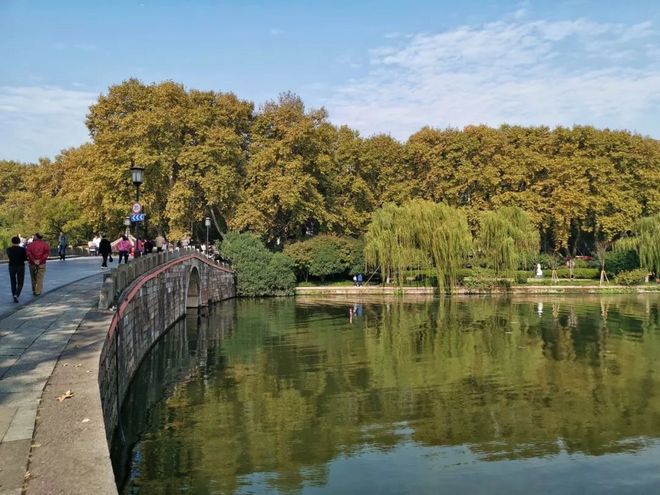 我去西湖跑半马，偶遇跑者施一公