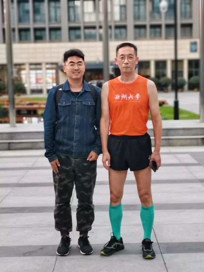 我去西湖跑半马，偶遇跑者施一公