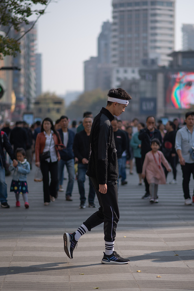 跑鞋上天，法力无边