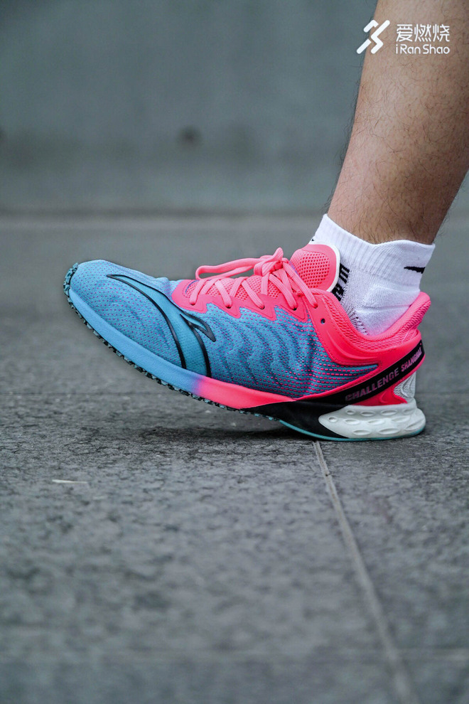 跑鞋 | 改变助力挑战 安踏C202 2.0
