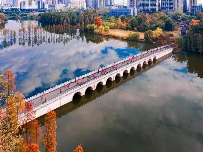 “奔跑吧！黄冈”居然之家-2019黄冈国际半程马拉松11月2日鸣枪开跑