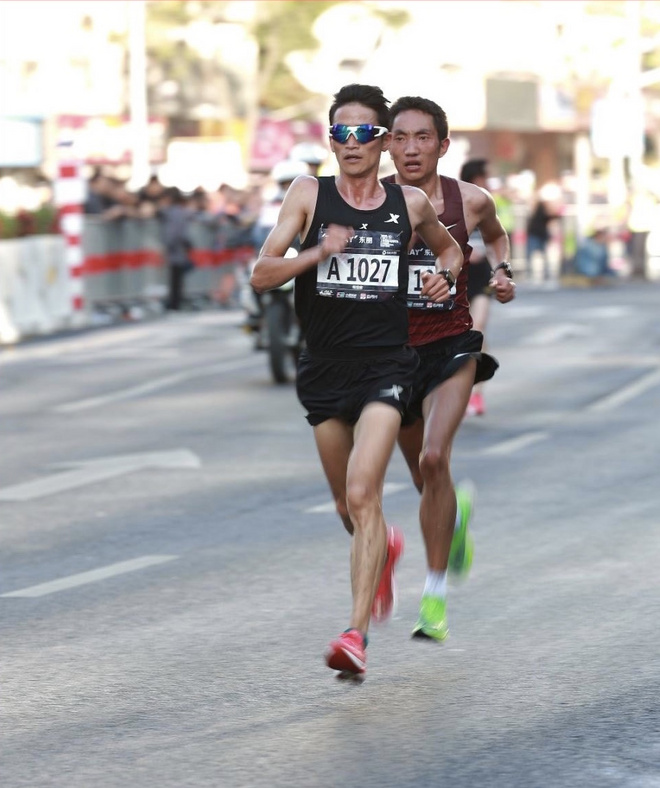 他们如何赢得“史上最热”上马？杨定宏、贾俄仁加、李芷萱师徒专访