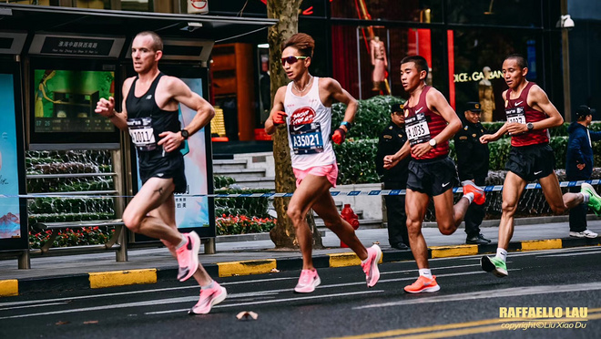 他们如何赢得“史上最热”上马？杨定宏、贾俄仁加、李芷萱师徒专访